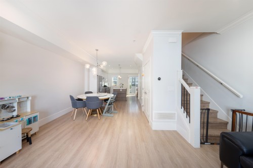 9-9211 Mckim Way, Richmond, BC 