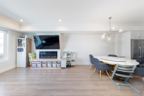 9-9211 Mckim Way, Richmond, BC 