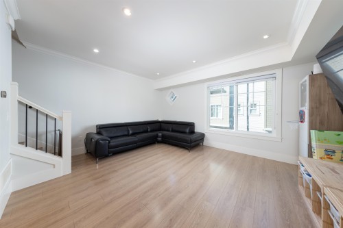 9-9211 Mckim Way, Richmond, BC 