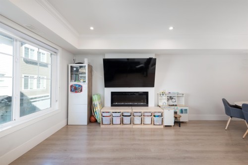 9-9211 Mckim Way, Richmond, BC 