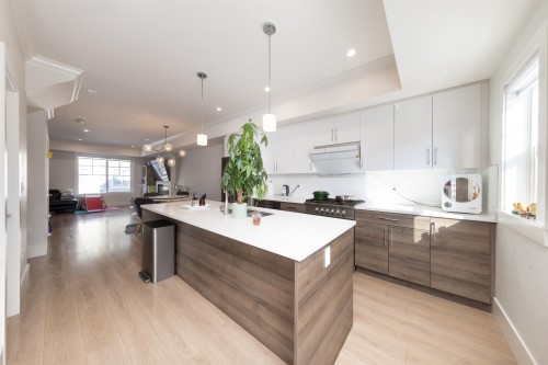 9-9211 Mckim Way, Richmond, BC 