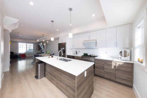 9-9211 Mckim Way, Richmond, BC 