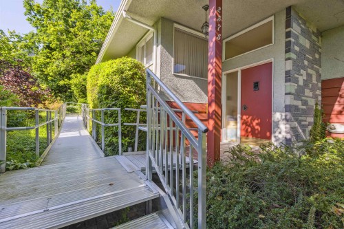 2575 Queens Avenue, West Vancouver, BC 