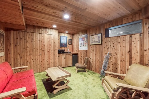 2575 Queens Avenue, West Vancouver, BC 