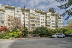 606-1425 Esquimalt Avenue  West Vancouver, BC V7T 1L1