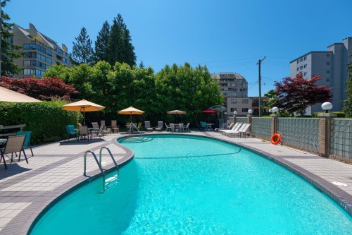 606-1425 Esquimalt Avenue, West Vancouver, BC 