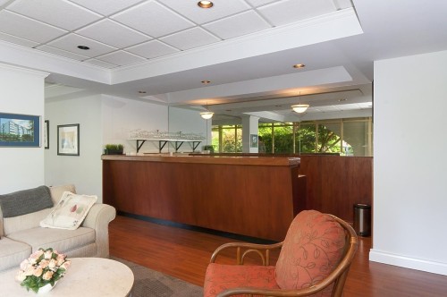 606-1425 Esquimalt Avenue, West Vancouver, BC 