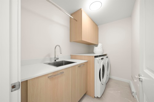 122-5311 Admiral Way, Delta, BC 