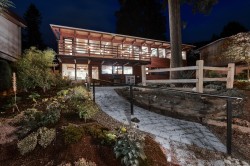 495 Crestwood Avenue  North Vancouver, BC V7N 3C4