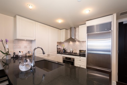 300-533 Waters Edge Crescent, West Vancouver, BC 