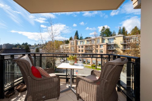 300-533 Waters Edge Crescent, West Vancouver, BC 