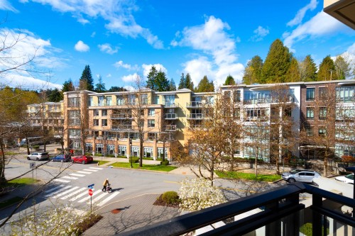 300-533 Waters Edge Crescent, West Vancouver, BC 