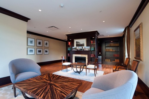 300-533 Waters Edge Crescent, West Vancouver, BC 