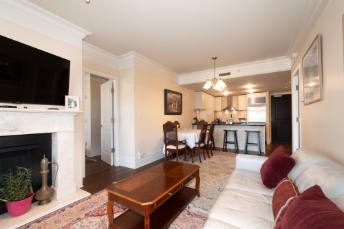 300-533 Waters Edge Crescent, West Vancouver, BC 