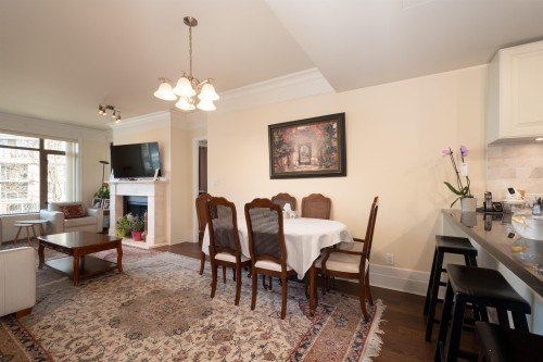 300-533 Waters Edge Crescent, West Vancouver, BC 