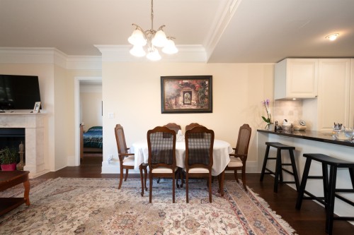 300-533 Waters Edge Crescent, West Vancouver, BC 