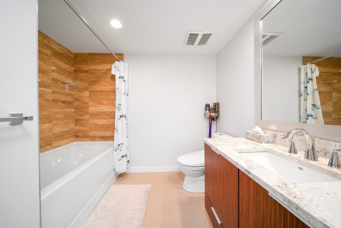 809-8699 Hazelbridge Way, Richmond, BC 