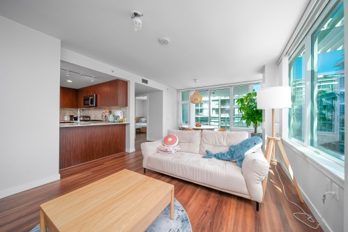 809-8699 Hazelbridge Way, Richmond, BC 