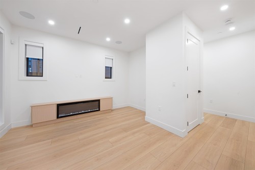 1-5315 Inverness Street, Vancouver, BC 