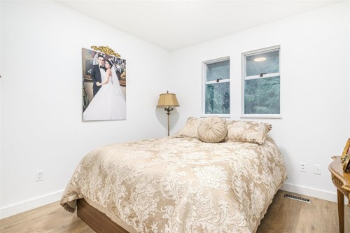 6780 Marine Drive, West Vancouver, BC 