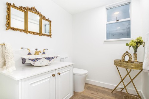 6780 Marine Drive, West Vancouver, BC 