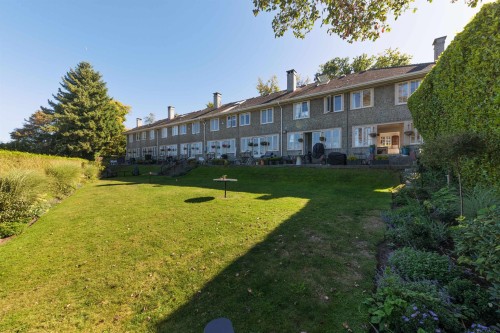 2449 Point Grey Road, Vancouver, BC 