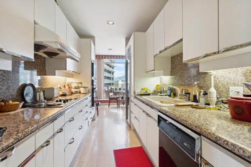 13C-1500 Alberni Street, Vancouver, BC 