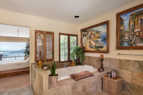 4729 Woodburn Road, West Vancouver, BC 