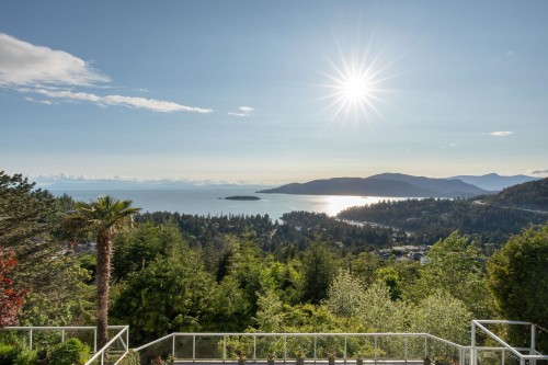 4729 Woodburn Road, West Vancouver, BC 