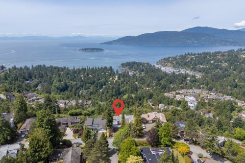 4729 Woodburn Road, West Vancouver, BC 