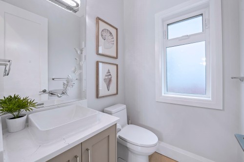 1370 Ross Road, Vancouver, BC 