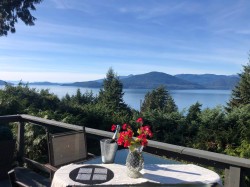 20 Oceanview Road  Lions Bay, BC V0N 2E0