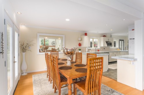 20 Oceanview Road, Lions Bay, BC 