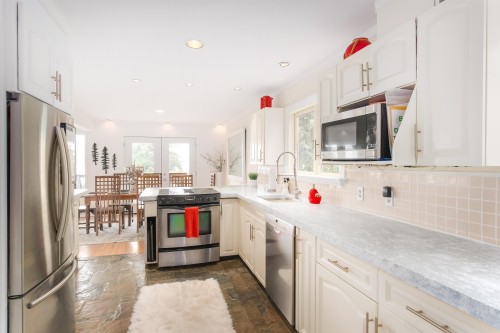 20 Oceanview Road, Lions Bay, BC 