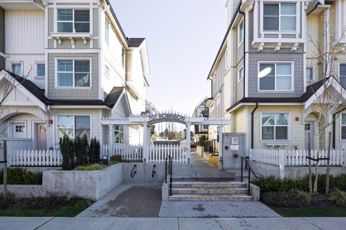 119-707 Robinson Street, Coquitlam, BC 