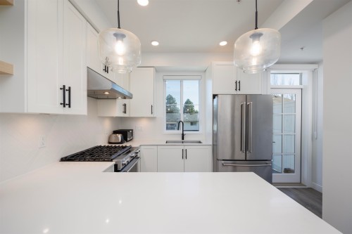 119-707 Robinson Street, Coquitlam, BC 