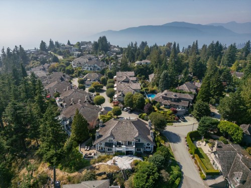 1-5110 Alderfeild Place, West Vancouver, BC 