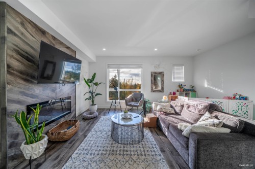 102-3423 Roxton Avenue, Coquitlam, BC 