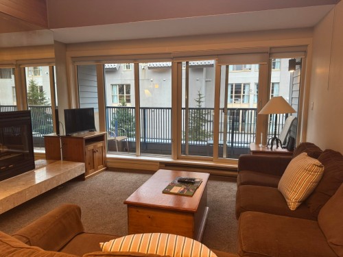 207/307-4321 Village Gate (Week 29) Boulevard, Whistler, BC 