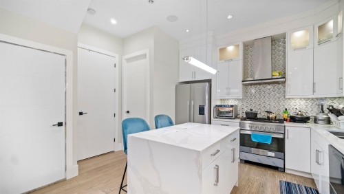 6414 Chester Street, Vancouver, BC 