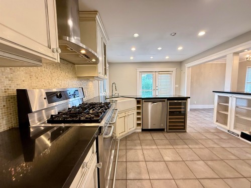 6525 Carnegie Street, Burnaby, BC 