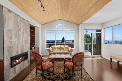 2319 Marine Drive  West Vancouver, BC V7V 1K9