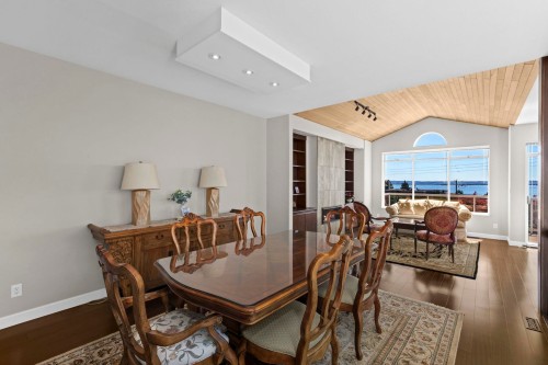 2319 Marine Drive, West Vancouver, BC 