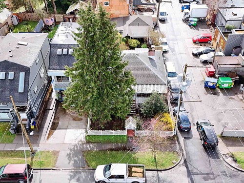 228 26Th Avenue E, Vancouver, BC 