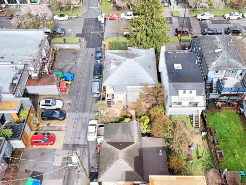 228 26Th Avenue E, Vancouver, BC 