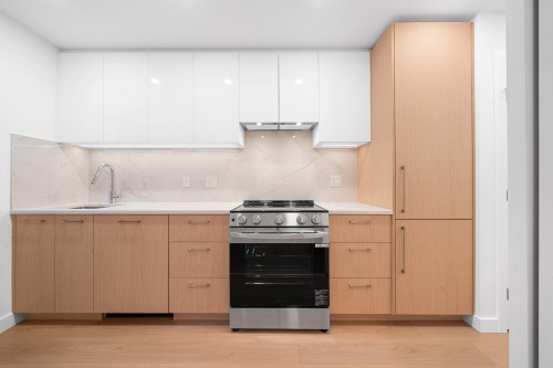 111-150 James Road, Port Moody, BC 