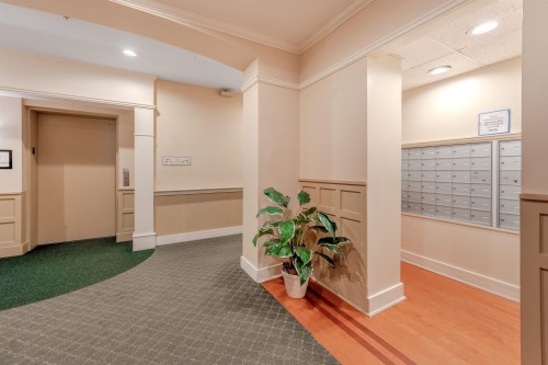 416-960 Lynn Valley Road, North Vancouver, BC 