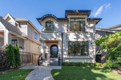 2765 15th Avenue W Vancouver, BC V6K 2Z7