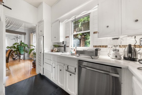 2027 44Th Avenue W, Vancouver, BC 