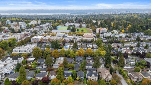 2027 44Th Avenue W, Vancouver, BC 